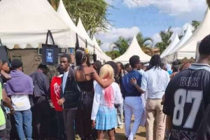 �Է���û����������չ