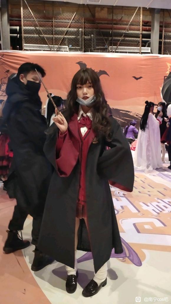 2021.10.31ʥڡϺӳչͼ-4.jpg