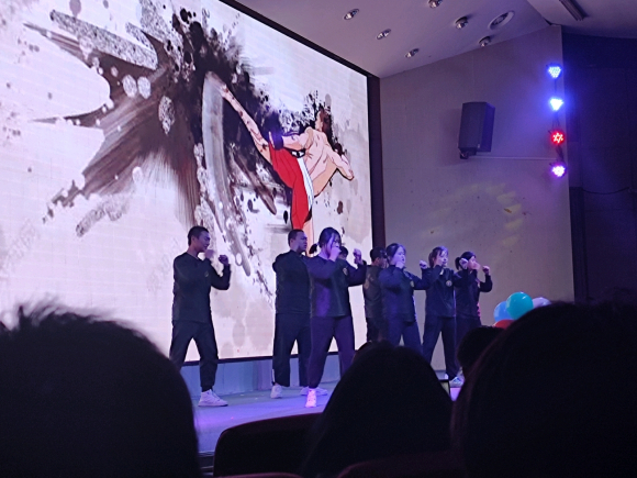 λ-2.jpg