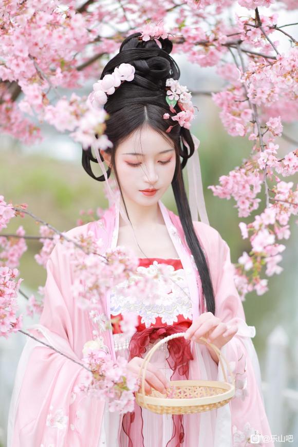ɽ,Ůlolita Ƭд泤ڸ-1.jpg