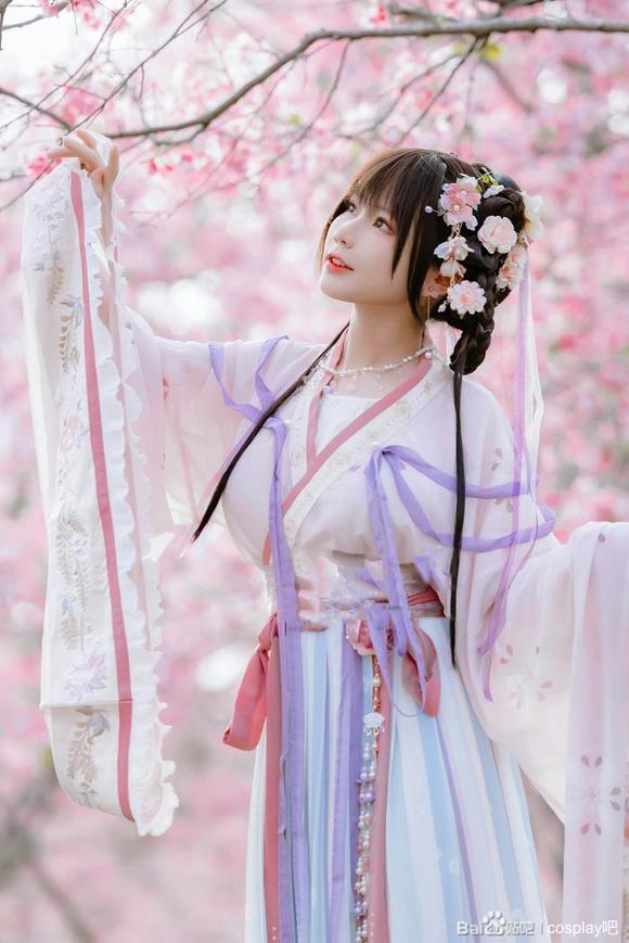 COSƬcosplay-2.jpg