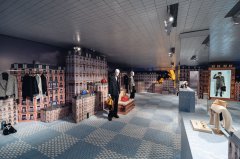 LV 春夏男装限时空间展现「游龙跃海」
