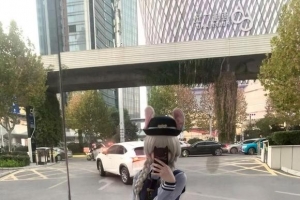 ��COS��Ƭ������������Ӵ��ڳ���һ��