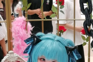 ���̳����������ڸ�С��չ