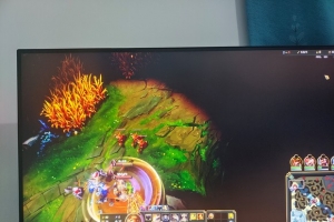 ��ֽ����������Ϸ��ɫ�����۾���ҪϹ���ˣ�ʲôԭ��