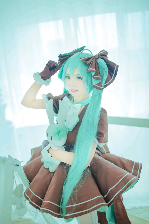 EUn8DdzKOxooKw3U.jpg