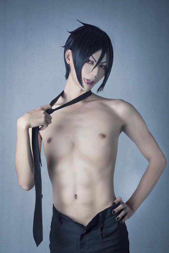 DBy1cm9bAPky6QLh.jpg