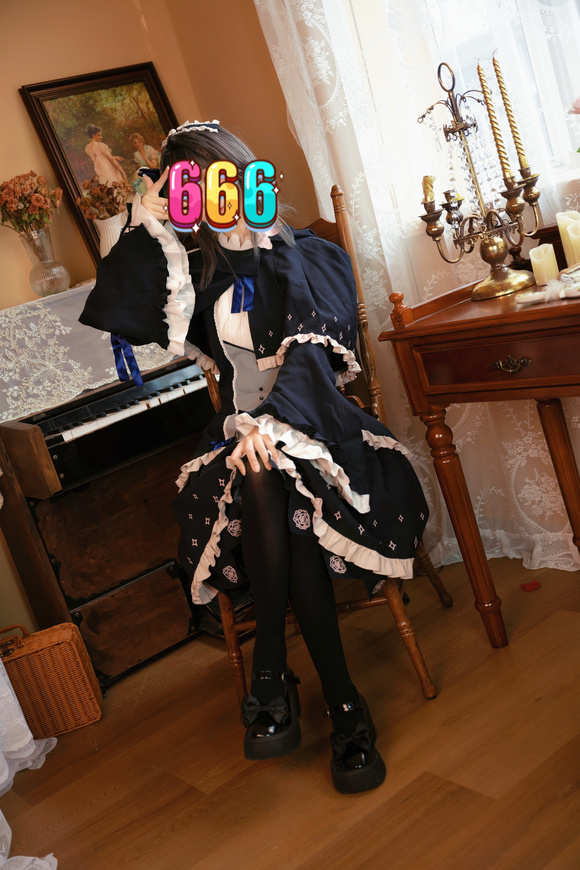Noa CosƬԤ-3.jpg