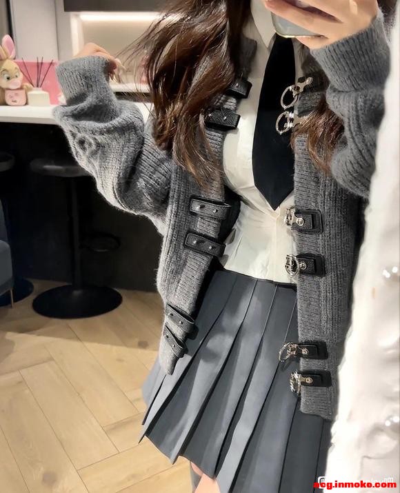 COSƬô-1.jpg