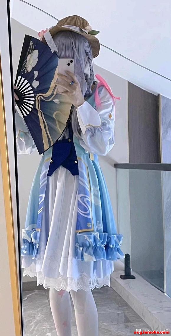 COSƬcosplay-1.jpg