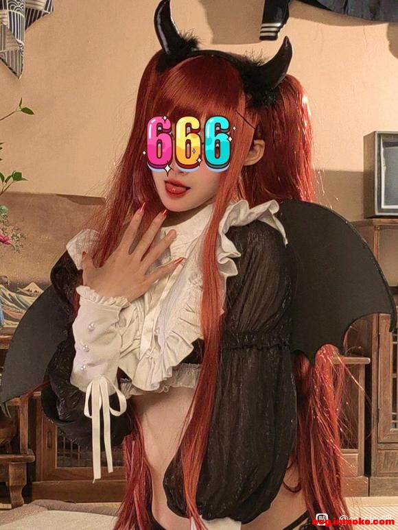COSƬcosplay-1.jpg