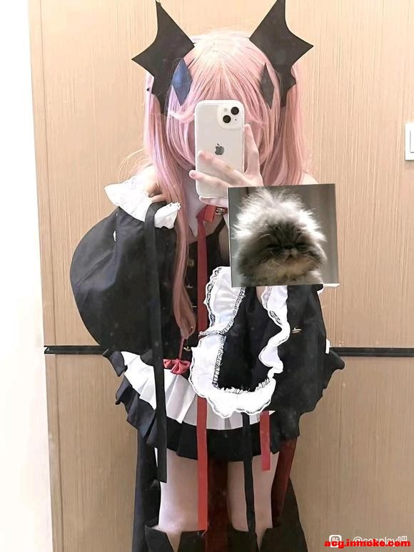 COSƬcosplay-2.jpg