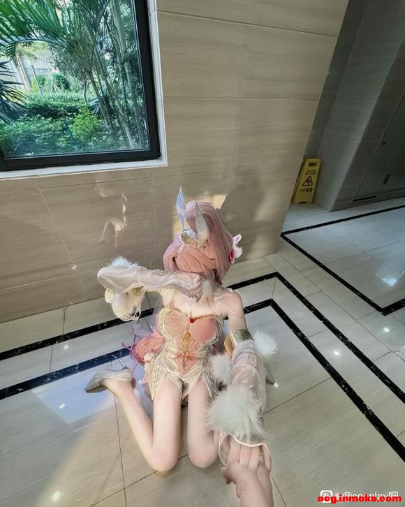 COSƬcosplay-1.jpg