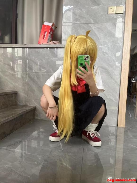 COSƬ-3.jpg
