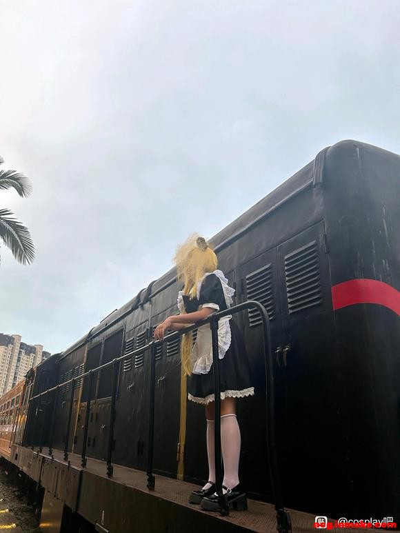 COSƬcos-7.jpg