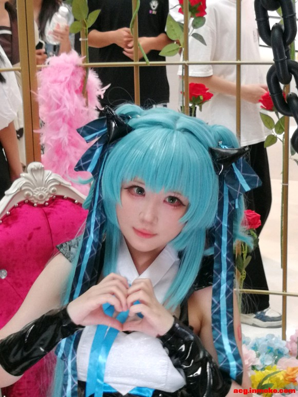 ���̳����������ڸ�С��չ