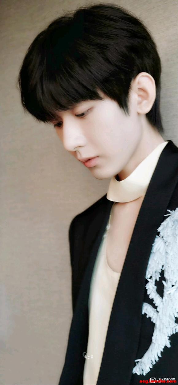 ����Ȼ���㡿����Ȼ���㡿һ��˧���ĳ����ֻ���ֽ