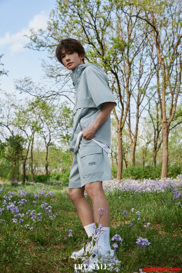 ��Ʒ����ָ��LifeStyle  2025  5�� ����ʫ�黨������Ƭ-3.jpg