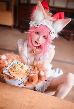 ��COS��Ƭ���۷��޶���ϵCoser